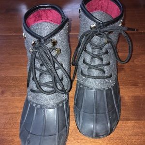 TOMMY HILFIGER ducks boots